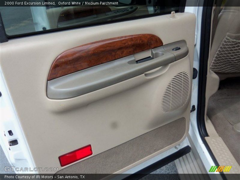 Oxford White / Medium Parchment 2000 Ford Excursion Limited