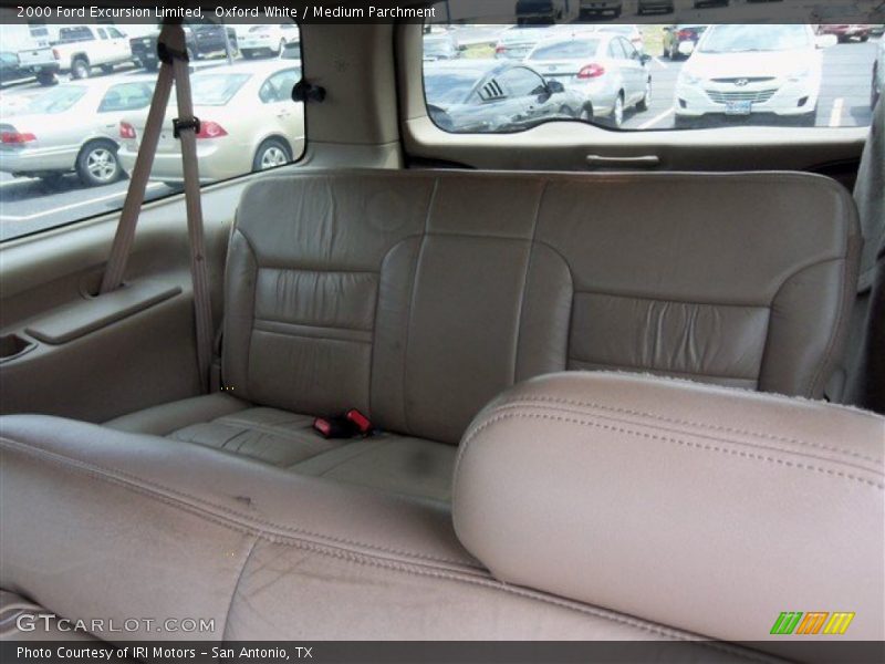 Oxford White / Medium Parchment 2000 Ford Excursion Limited