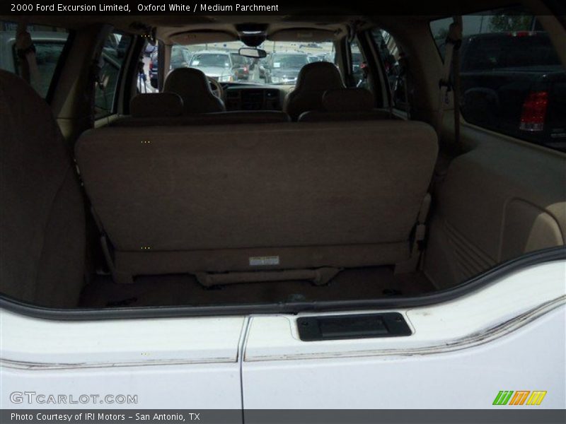 Oxford White / Medium Parchment 2000 Ford Excursion Limited