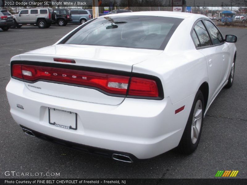 Bright White / Black 2012 Dodge Charger SE