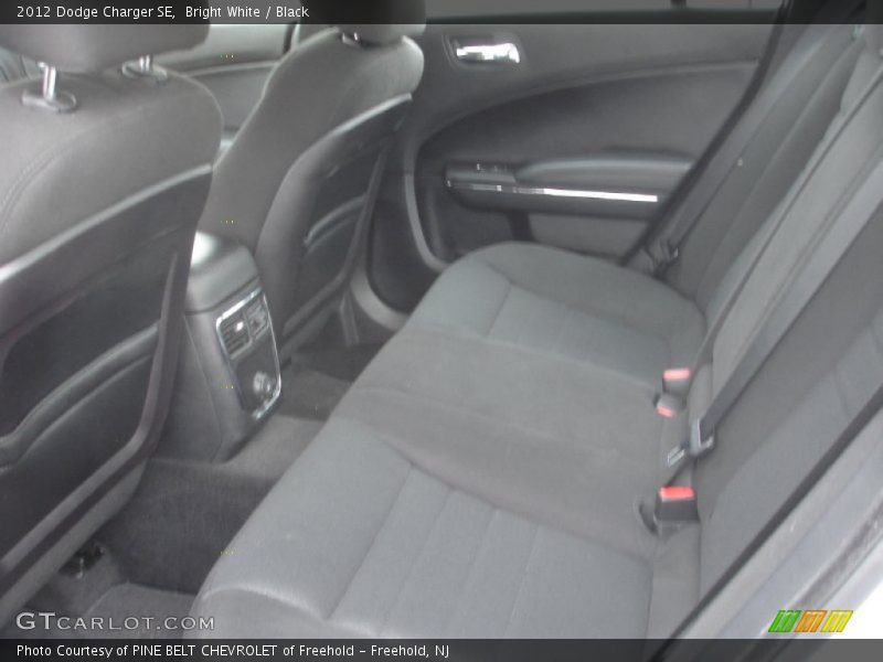 Bright White / Black 2012 Dodge Charger SE