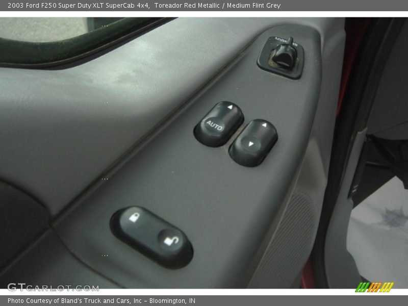 Toreador Red Metallic / Medium Flint Grey 2003 Ford F250 Super Duty XLT SuperCab 4x4