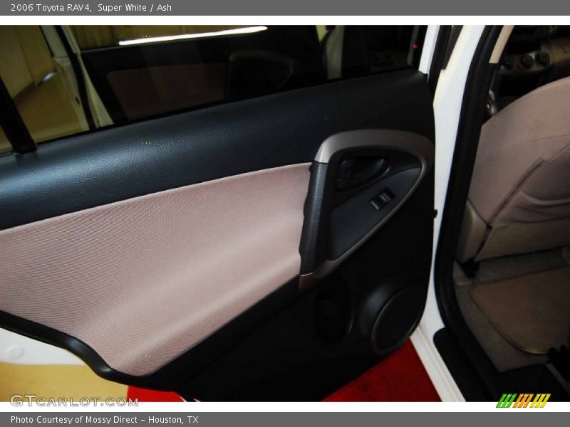Super White / Ash 2006 Toyota RAV4