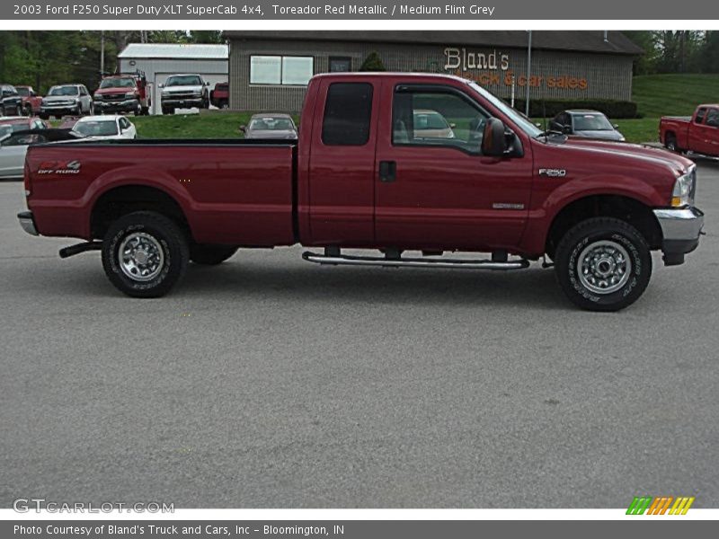 Toreador Red Metallic / Medium Flint Grey 2003 Ford F250 Super Duty XLT SuperCab 4x4