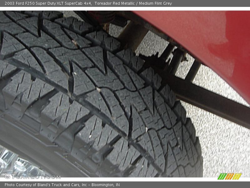 Toreador Red Metallic / Medium Flint Grey 2003 Ford F250 Super Duty XLT SuperCab 4x4
