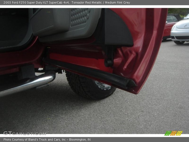 Toreador Red Metallic / Medium Flint Grey 2003 Ford F250 Super Duty XLT SuperCab 4x4