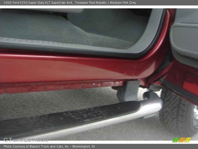 Toreador Red Metallic / Medium Flint Grey 2003 Ford F250 Super Duty XLT SuperCab 4x4