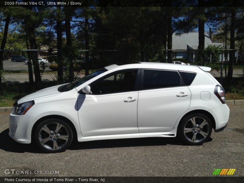 Ultra White / Ebony 2009 Pontiac Vibe GT
