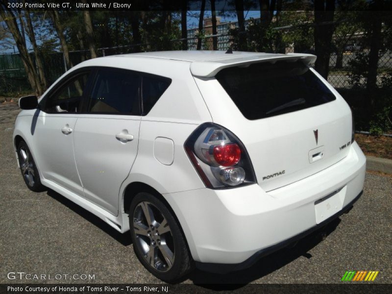 Ultra White / Ebony 2009 Pontiac Vibe GT