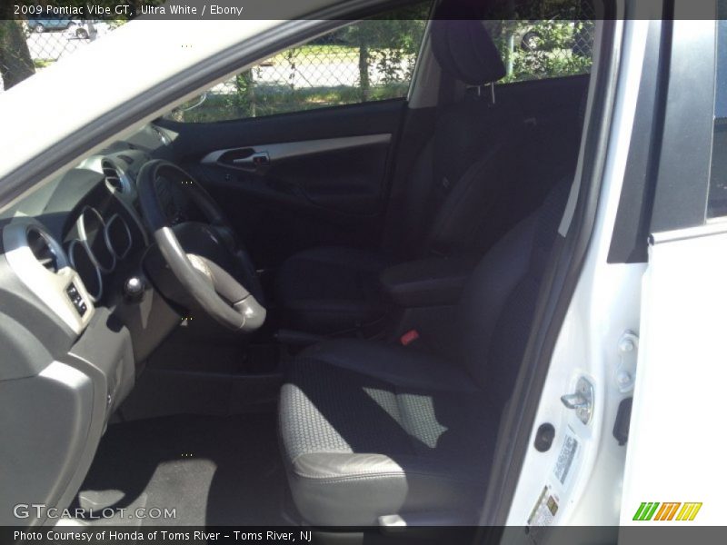 Ultra White / Ebony 2009 Pontiac Vibe GT