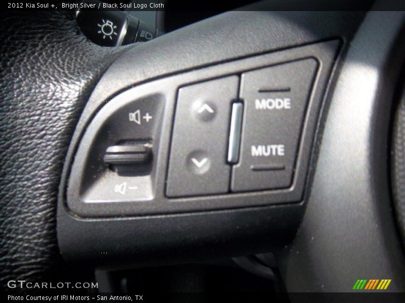 Bright Silver / Black Soul Logo Cloth 2012 Kia Soul +