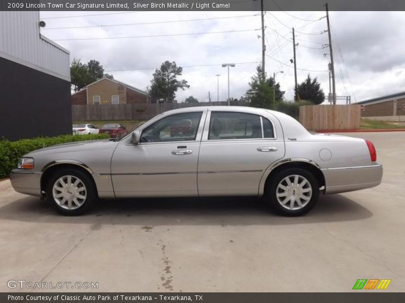 Silver Birch Metallic / Light Camel 2009 Lincoln Town Car Signature Limited