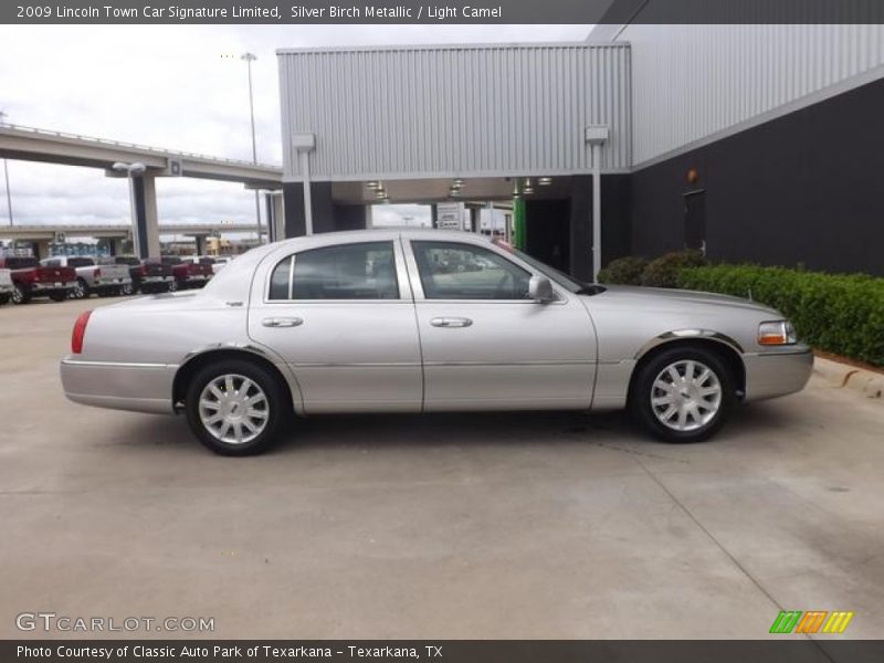 Silver Birch Metallic / Light Camel 2009 Lincoln Town Car Signature Limited