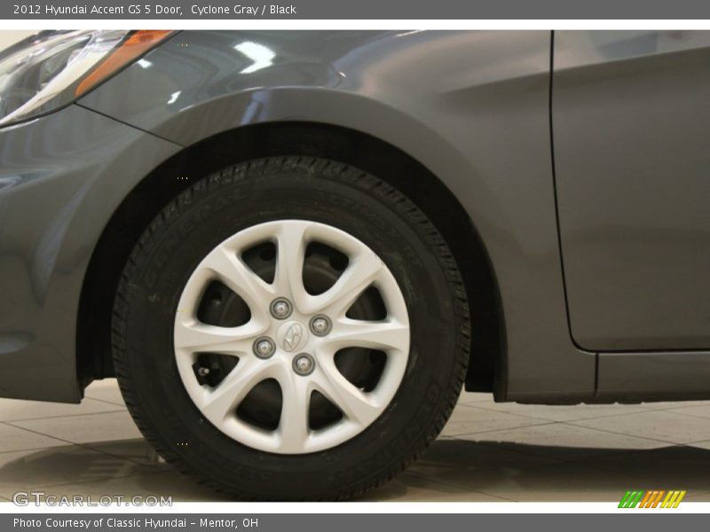 Cyclone Gray / Black 2012 Hyundai Accent GS 5 Door
