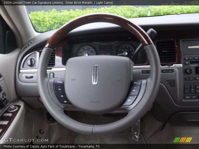  2009 Town Car Signature Limited Steering Wheel