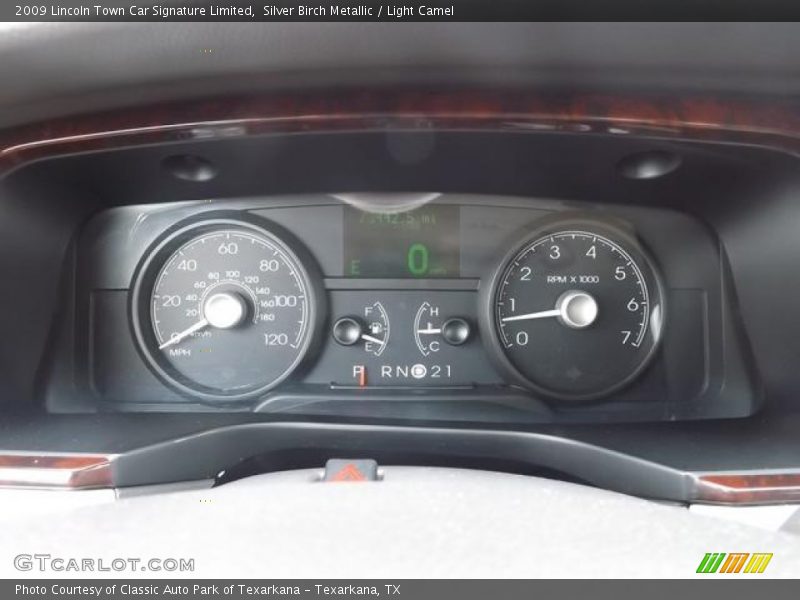  2009 Town Car Signature Limited Signature Limited Gauges