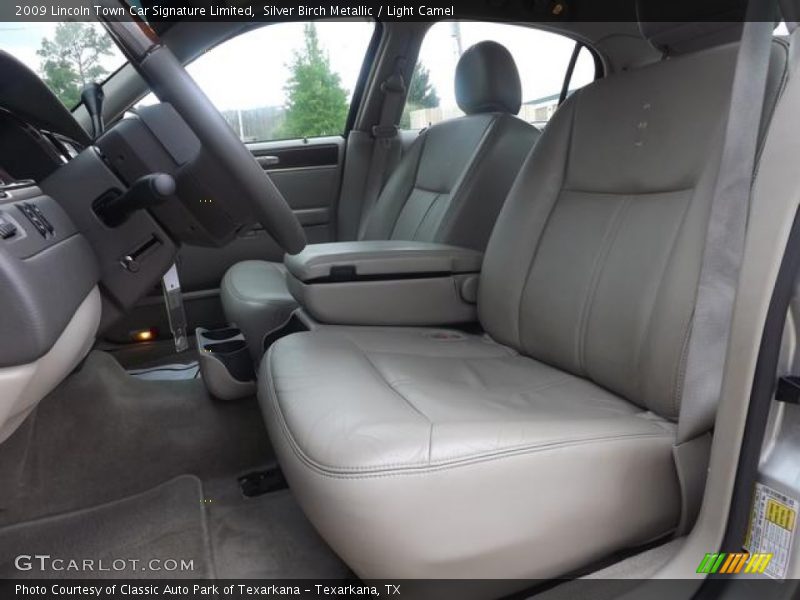 Silver Birch Metallic / Light Camel 2009 Lincoln Town Car Signature Limited