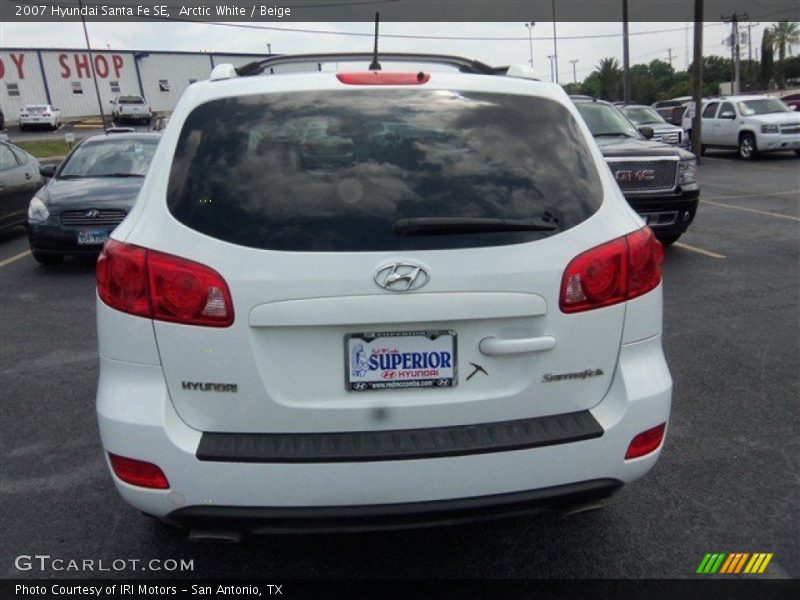Arctic White / Beige 2007 Hyundai Santa Fe SE