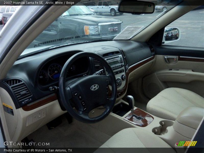 Arctic White / Beige 2007 Hyundai Santa Fe SE