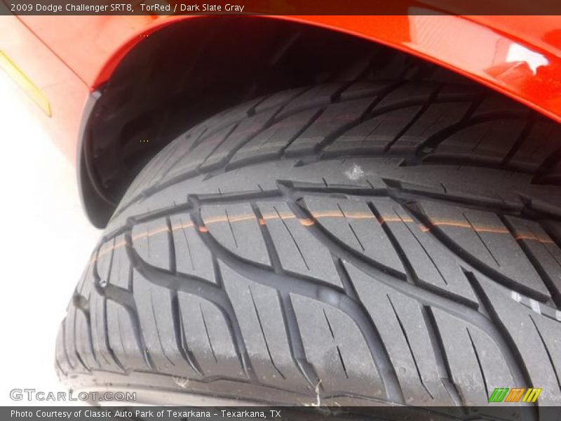TorRed / Dark Slate Gray 2009 Dodge Challenger SRT8