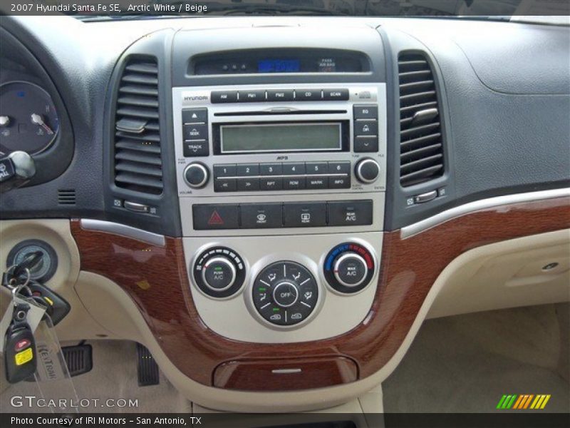Arctic White / Beige 2007 Hyundai Santa Fe SE