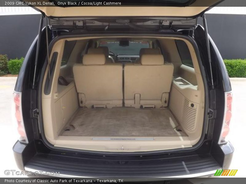 Onyx Black / Cocoa/Light Cashmere 2009 GMC Yukon XL Denali