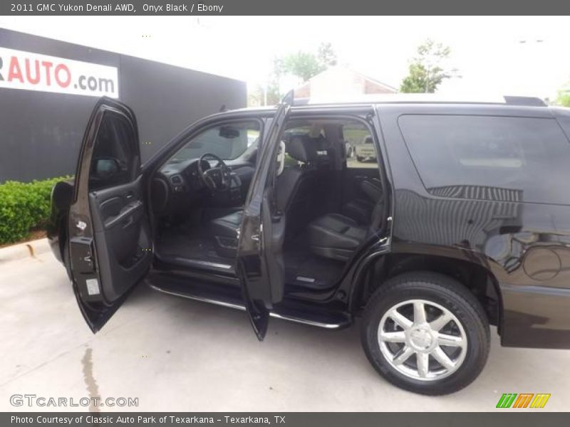Onyx Black / Ebony 2011 GMC Yukon Denali AWD