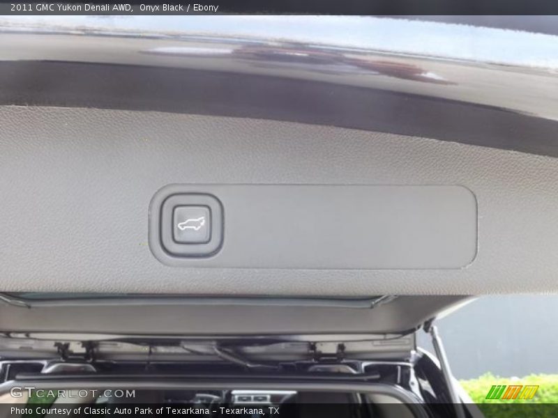 Onyx Black / Ebony 2011 GMC Yukon Denali AWD