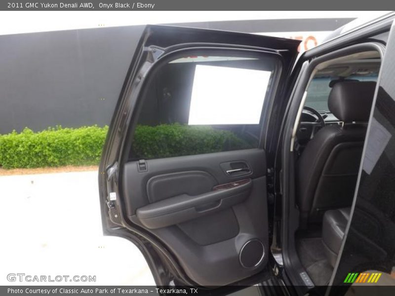 Onyx Black / Ebony 2011 GMC Yukon Denali AWD