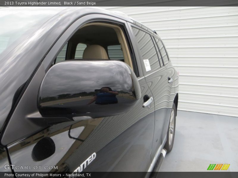 Black / Sand Beige 2013 Toyota Highlander Limited