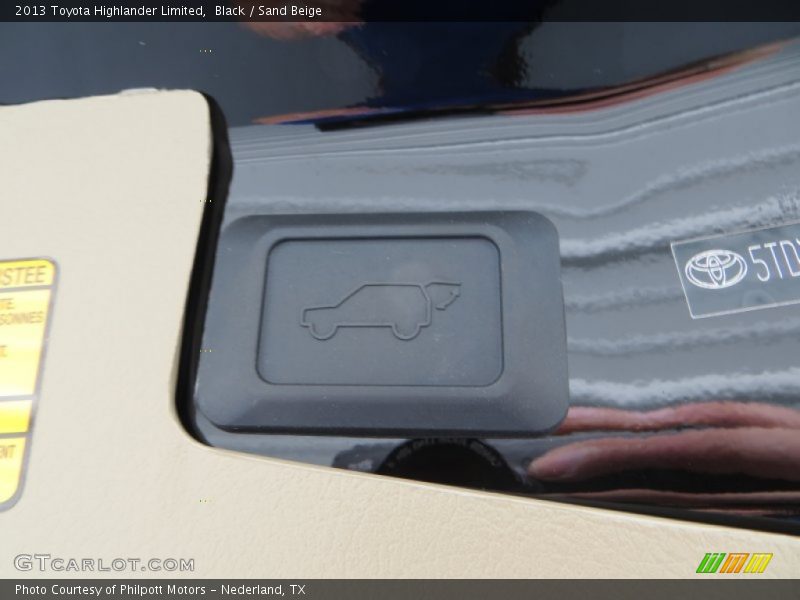 Black / Sand Beige 2013 Toyota Highlander Limited