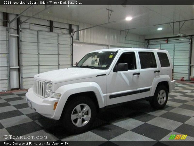 Bright White / Dark Slate Gray 2011 Jeep Liberty Sport