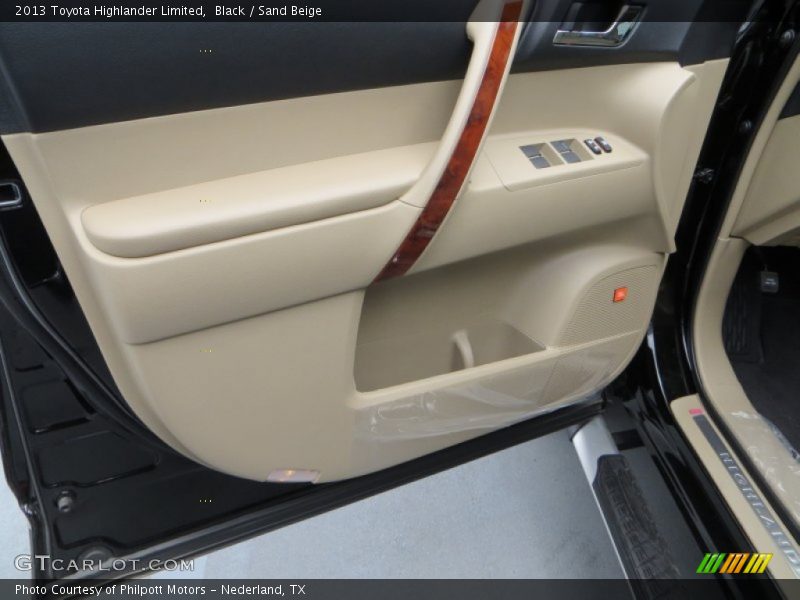 Black / Sand Beige 2013 Toyota Highlander Limited