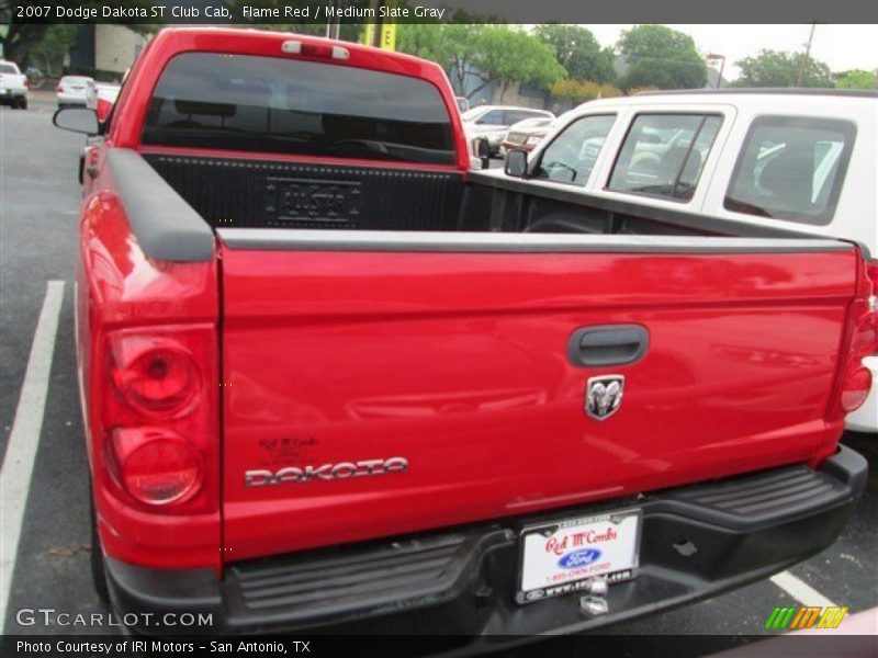 Flame Red / Medium Slate Gray 2007 Dodge Dakota ST Club Cab