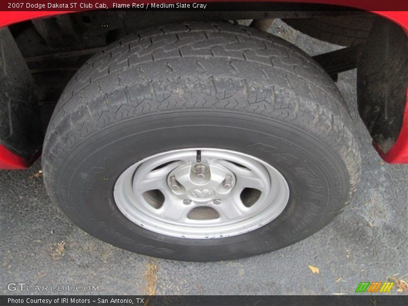 Flame Red / Medium Slate Gray 2007 Dodge Dakota ST Club Cab