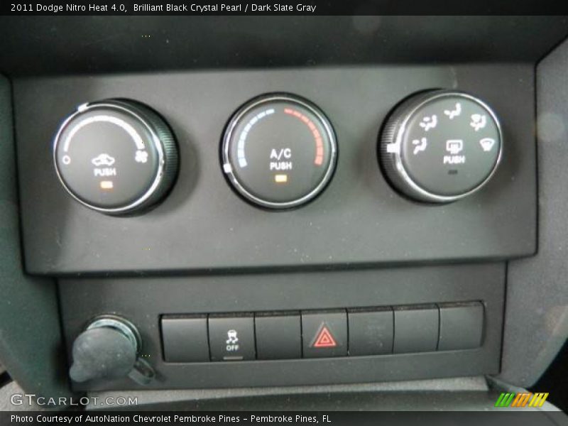 Brilliant Black Crystal Pearl / Dark Slate Gray 2011 Dodge Nitro Heat 4.0