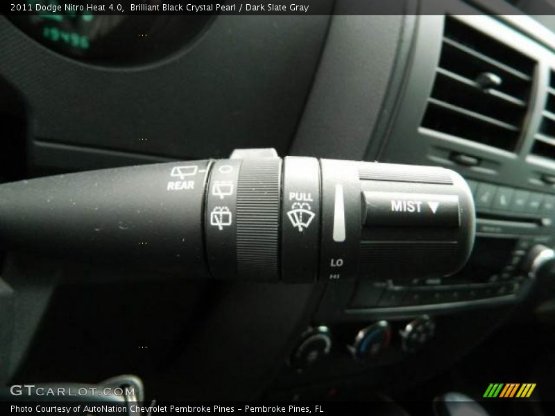 Brilliant Black Crystal Pearl / Dark Slate Gray 2011 Dodge Nitro Heat 4.0