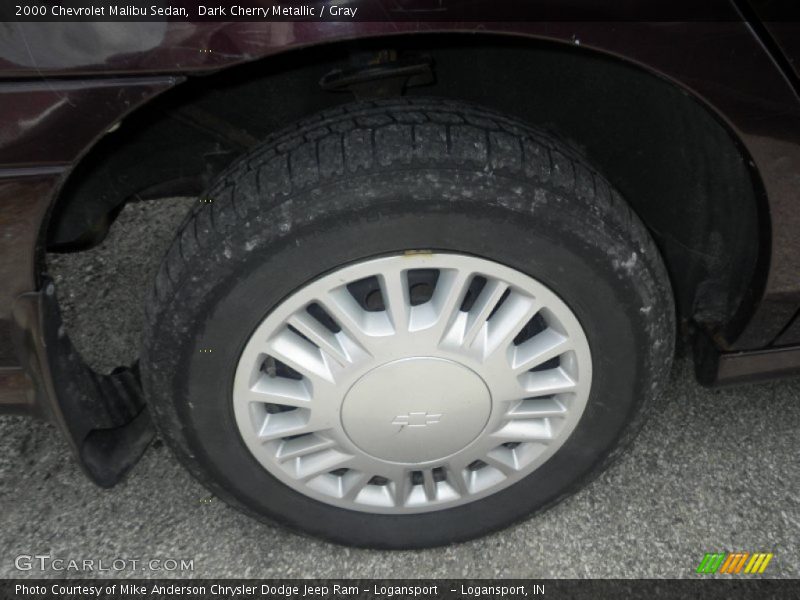 Dark Cherry Metallic / Gray 2000 Chevrolet Malibu Sedan