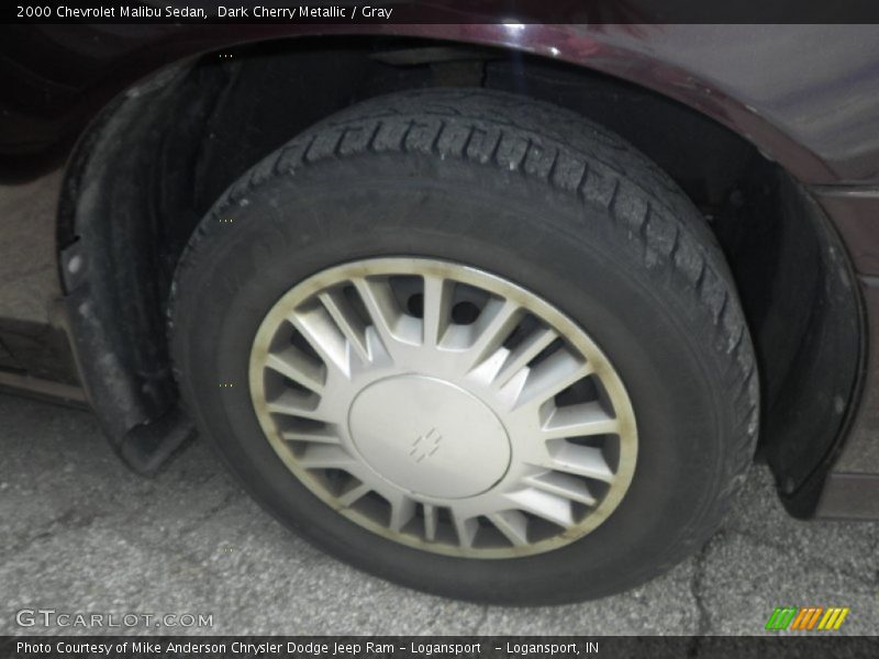 Dark Cherry Metallic / Gray 2000 Chevrolet Malibu Sedan