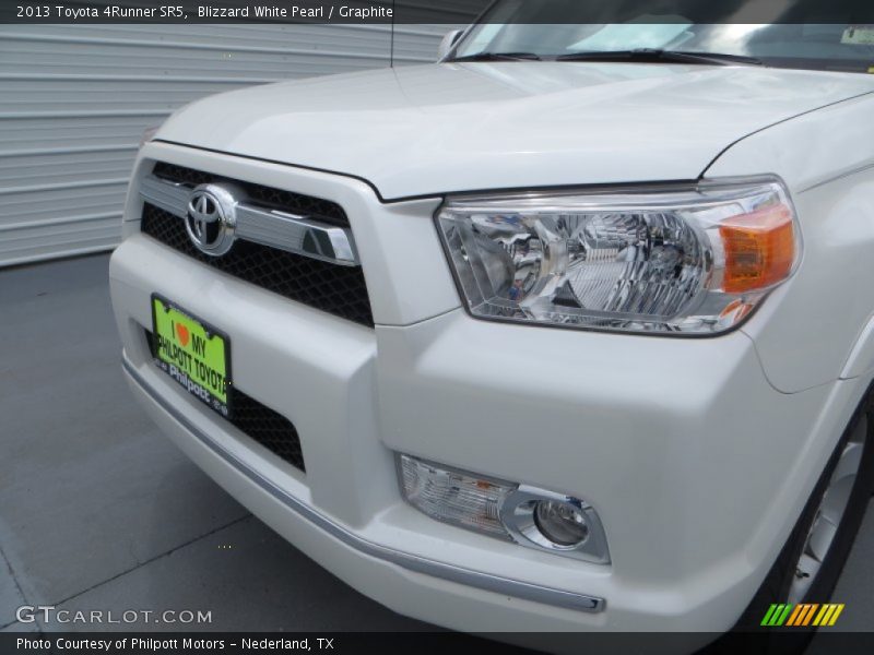 Blizzard White Pearl / Graphite 2013 Toyota 4Runner SR5