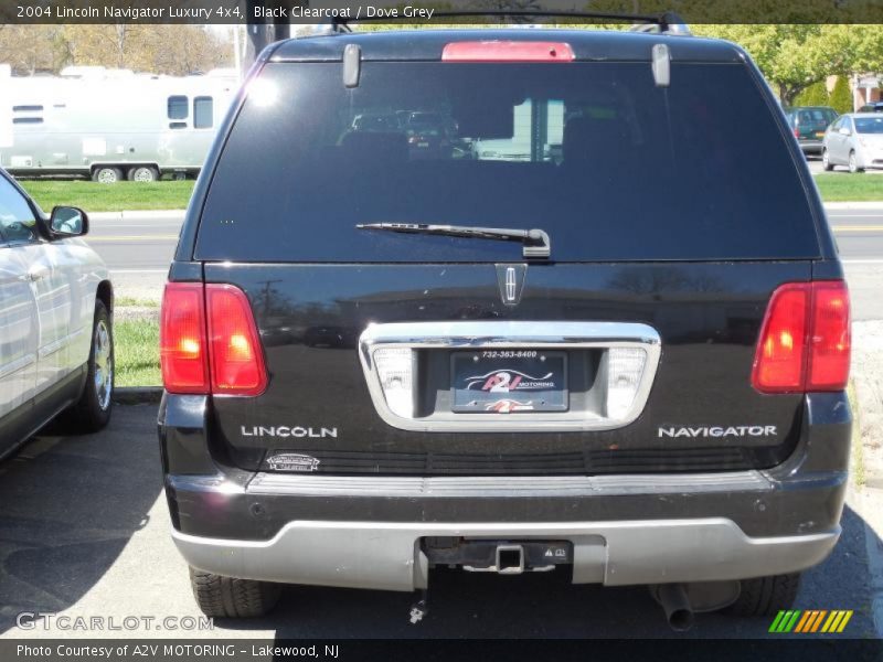 Black Clearcoat / Dove Grey 2004 Lincoln Navigator Luxury 4x4