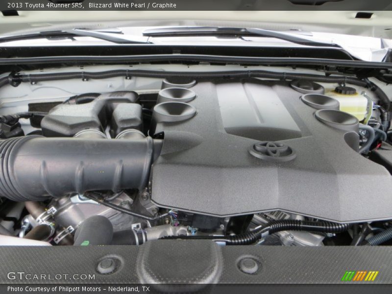 Blizzard White Pearl / Graphite 2013 Toyota 4Runner SR5