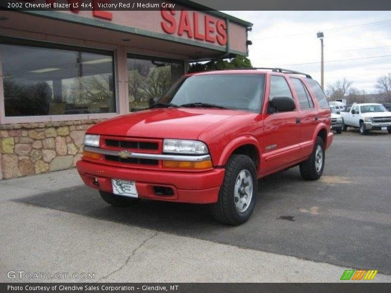 Victory Red / Medium Gray 2002 Chevrolet Blazer LS 4x4
