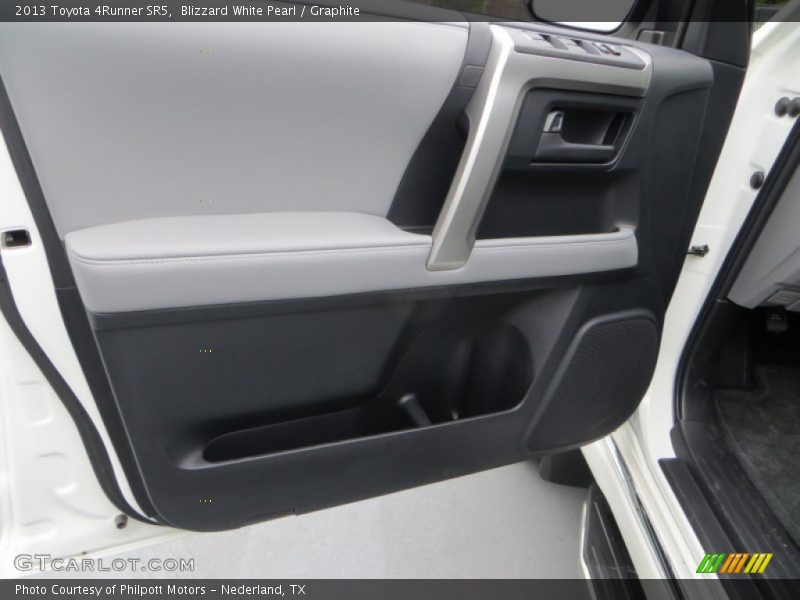 Blizzard White Pearl / Graphite 2013 Toyota 4Runner SR5