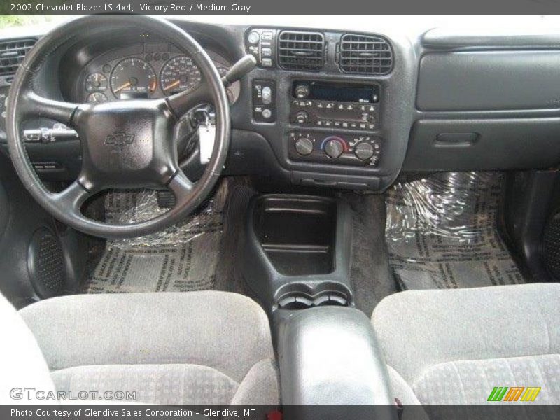 Victory Red / Medium Gray 2002 Chevrolet Blazer LS 4x4