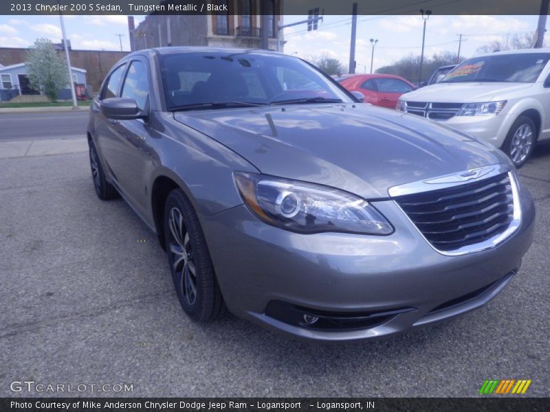 Tungsten Metallic / Black 2013 Chrysler 200 S Sedan