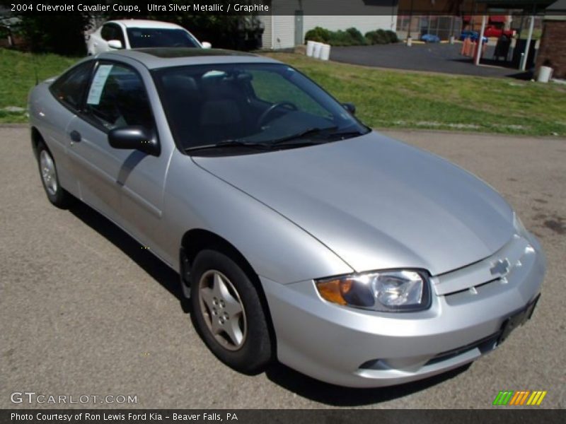 Front 3/4 View of 2004 Cavalier Coupe