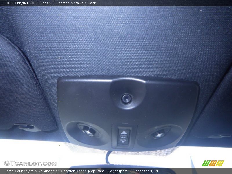 Tungsten Metallic / Black 2013 Chrysler 200 S Sedan