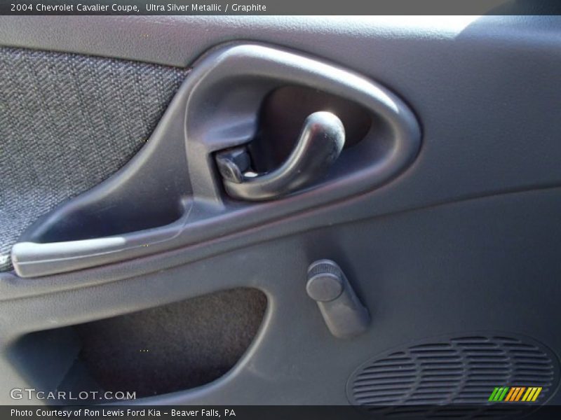 Ultra Silver Metallic / Graphite 2004 Chevrolet Cavalier Coupe