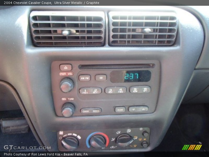 Ultra Silver Metallic / Graphite 2004 Chevrolet Cavalier Coupe